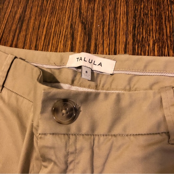 Aritzia size 8 Talula tan shorts - Picture 2 of 3